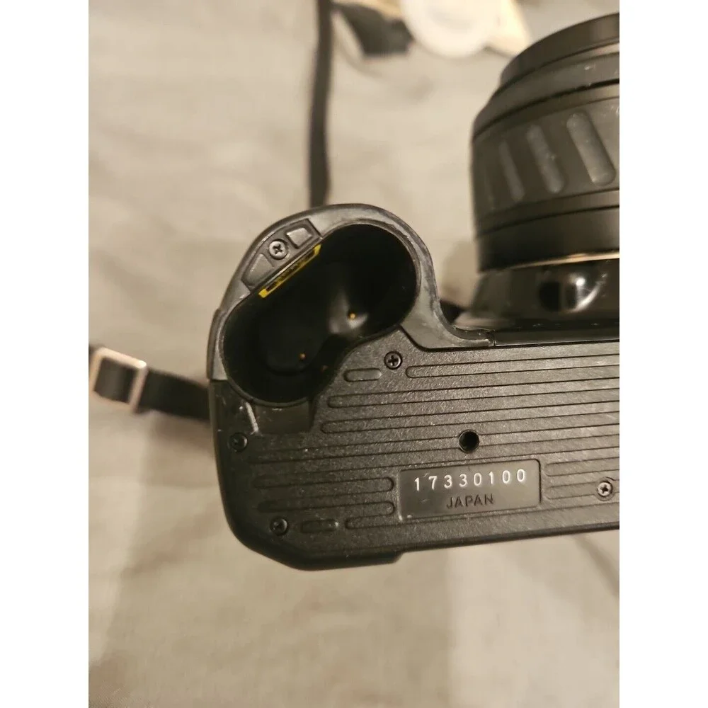 Vintage Minolta Maxxum 7000i Camera w/ Flash - Zoom Lens - Case - Accessories